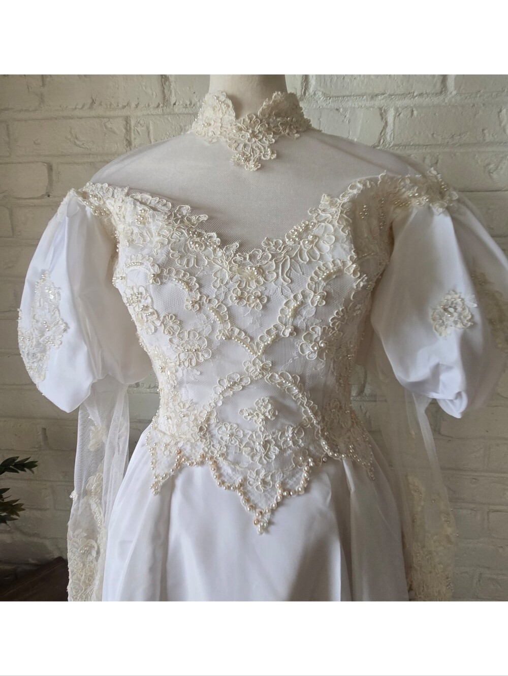 JUNE SPECIAL Vtg 80s Victorian Revival Wedding Gown, Xs, Pearl + Lace, Romantic